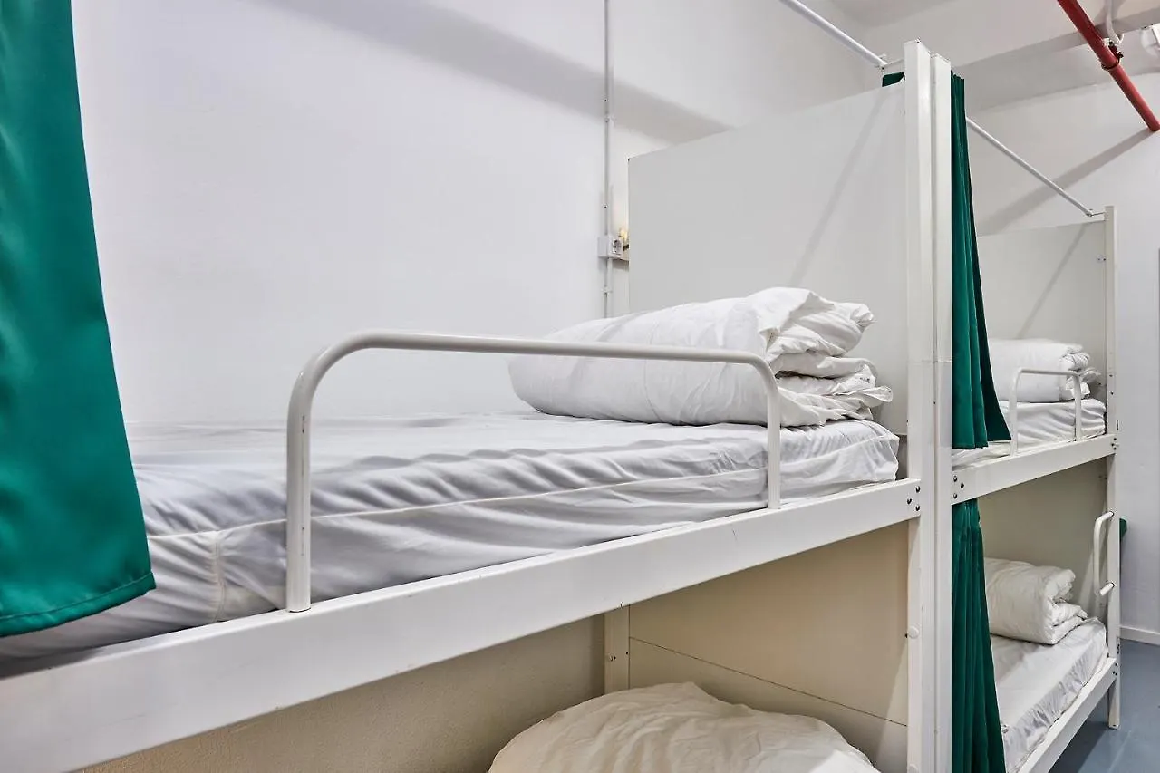 Hola Hostal Collblanc L'Hospitalet de Llobregat Hostel