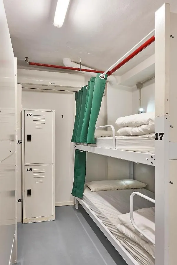 Hostel Hola Hostal Collblanc L'Hospitalet de Llobregat
