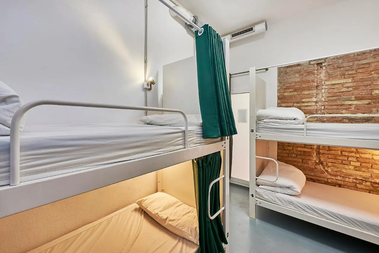 Hola Hostal Collblanc L'Hospitalet de Llobregat Hostel