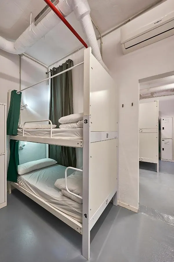 Hola Hostal Collblanc L'Hospitalet de Llobregat Hostel