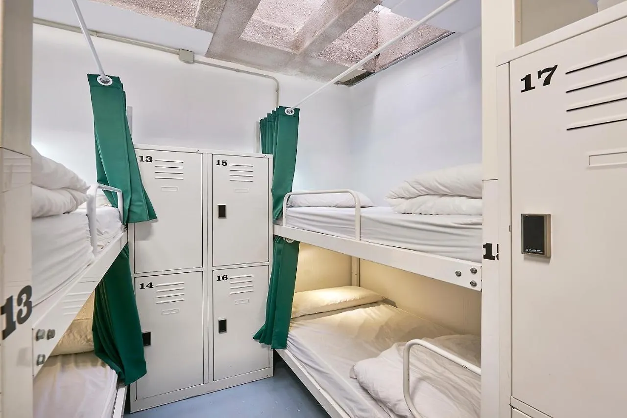 Hostel Hola Hostal Collblanc L'Hospitalet de Llobregat