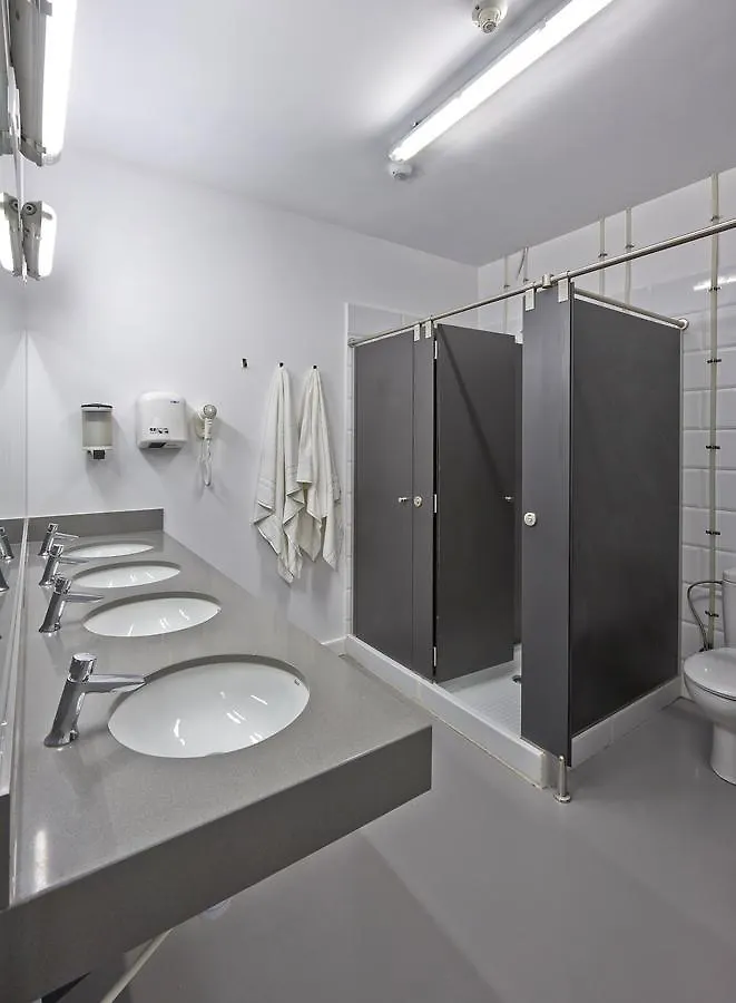 Hola Hostal Collblanc L'Hospitalet de Llobregat Hostel