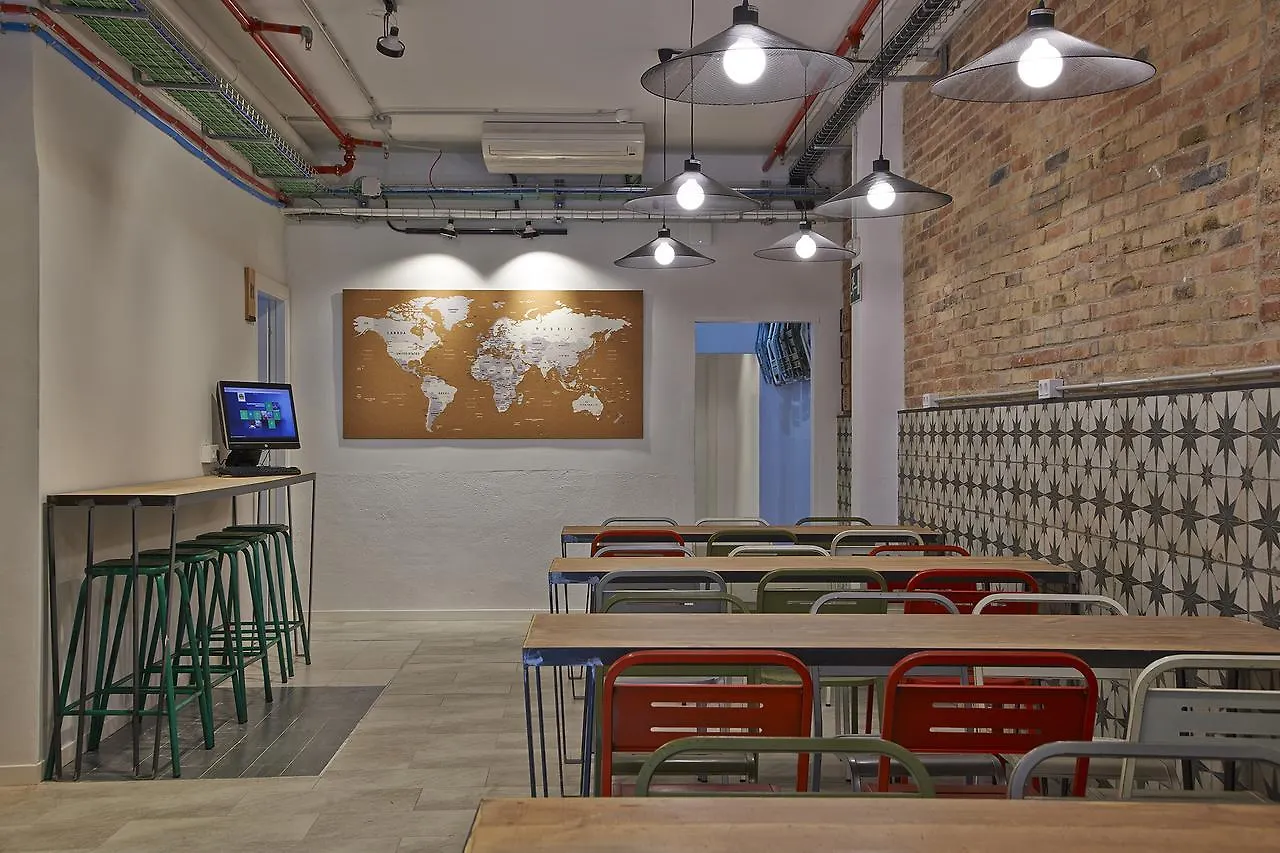 Hola Hostal Collblanc L'Hospitalet de Llobregat Auberge de jeunesse
